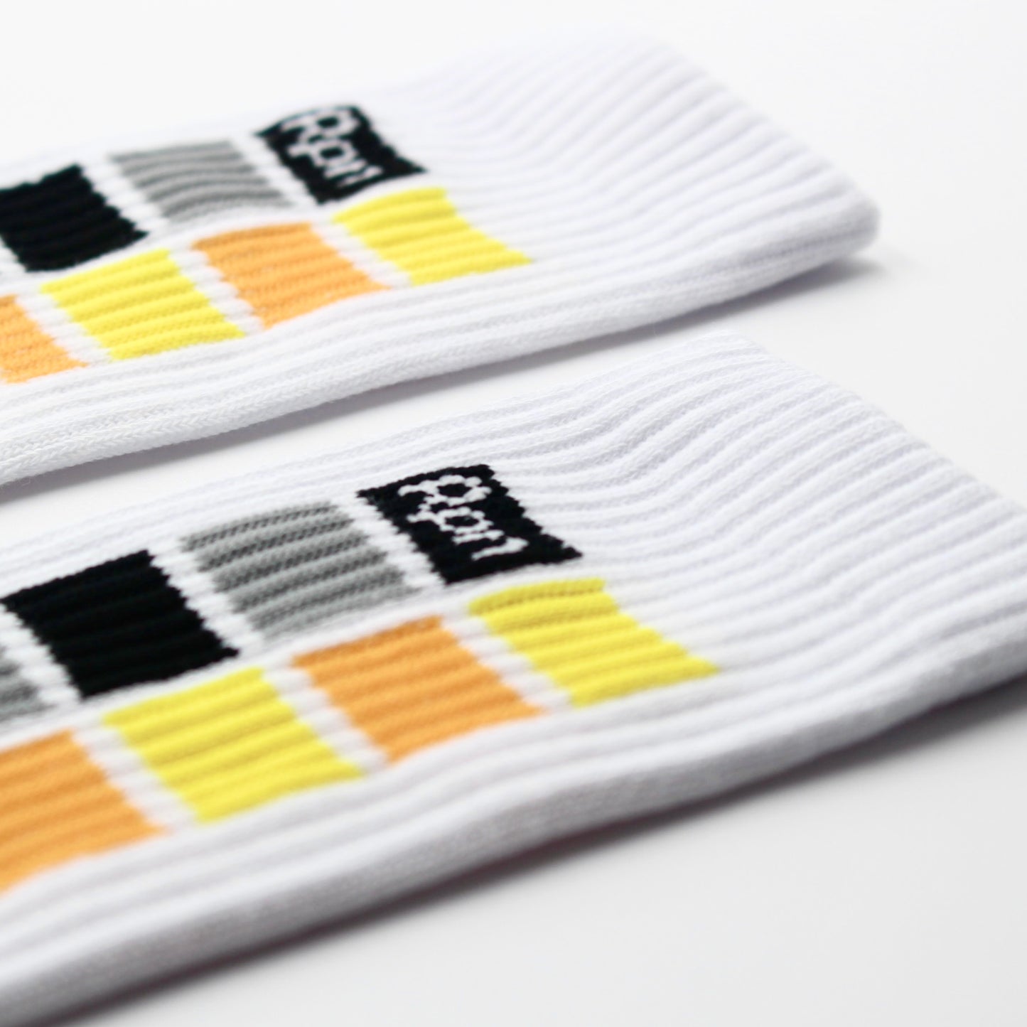 X3 pack socks in white with Hyper Geo series print