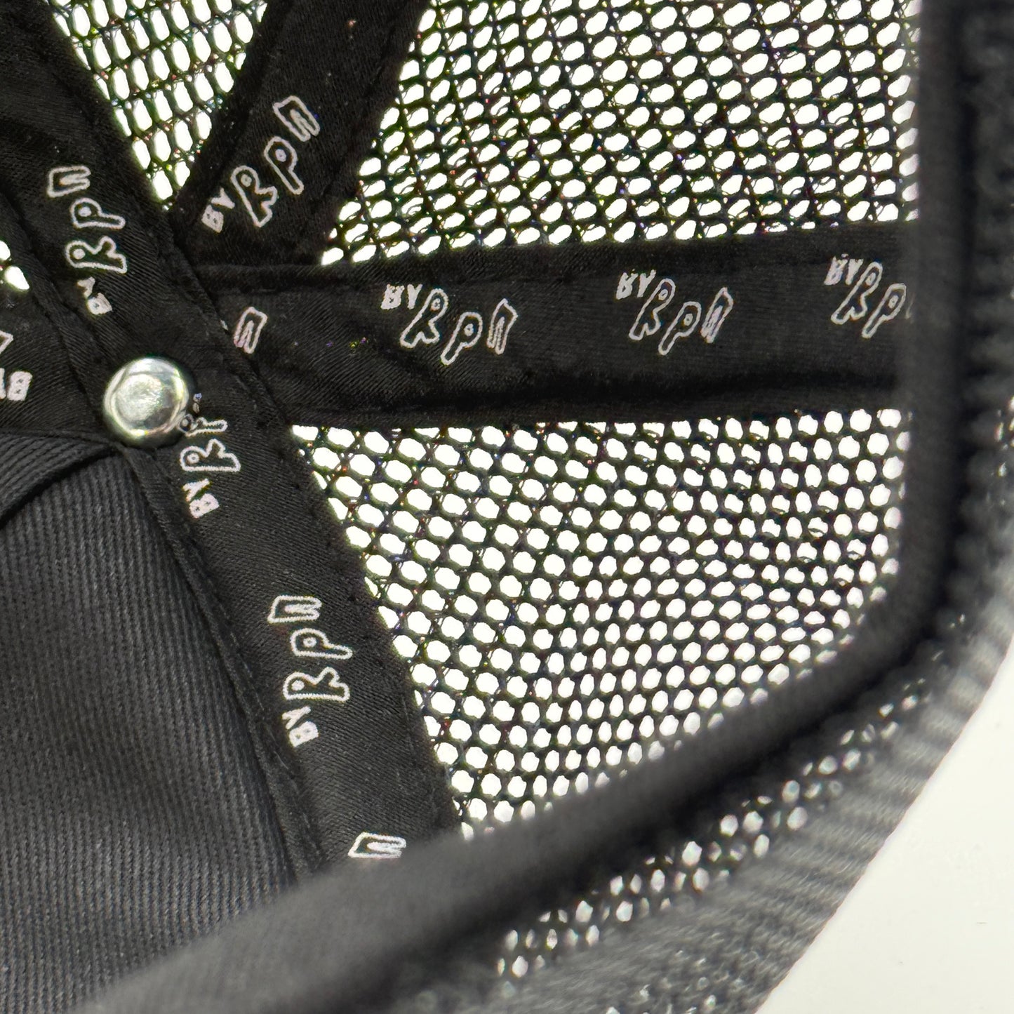 RpnSPORT smiley snapback trucker
