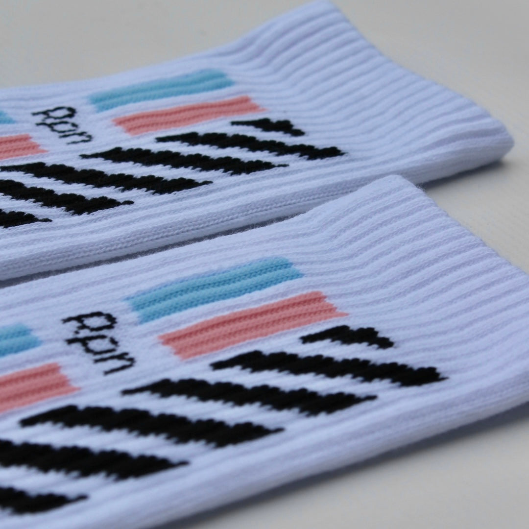 X3 pack socks in white with Hyper Geo series print
